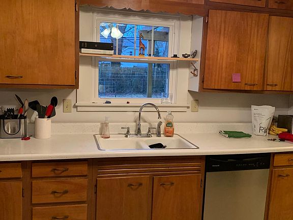 4th image of 205 E Vermilya Ave