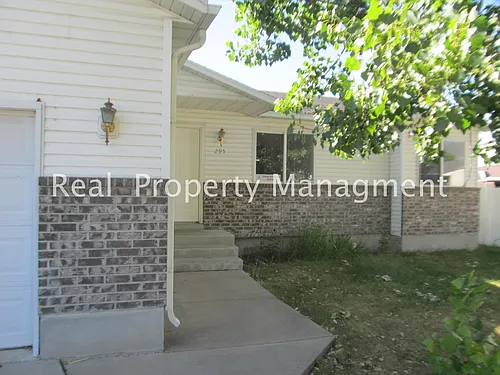 295 S Willow Dr Photo 1