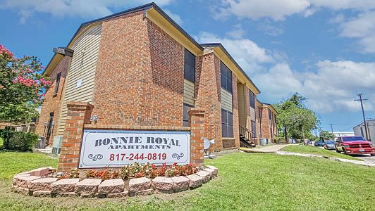 2nd image of 3524 Bonnie Dr #109