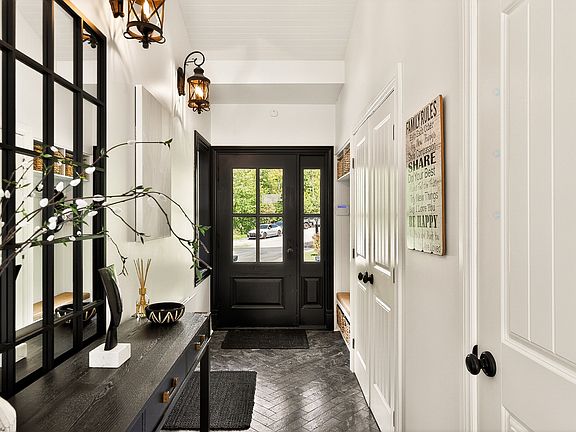 5th image of 402 Rue Du Clos Meunier