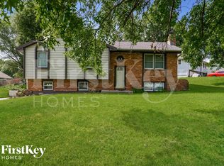 7305 NW 76th Pl, Kansas City, MO 64152