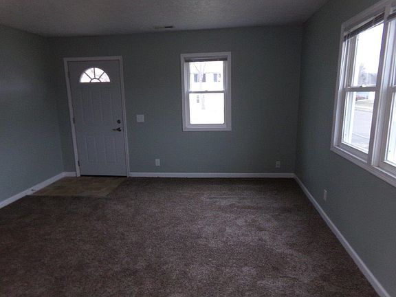 3rd image of 921 W 5th Street