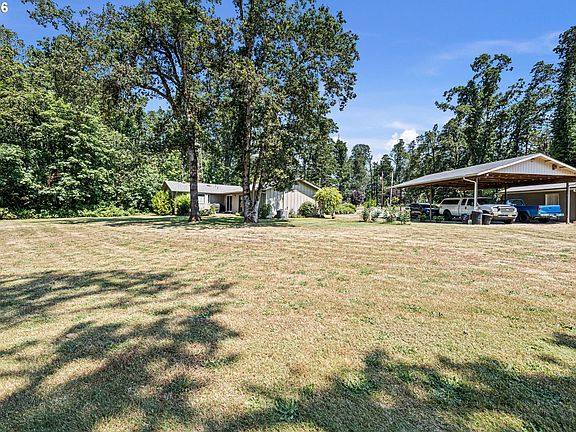 3rd image of 33262 Molitor Hill Rd