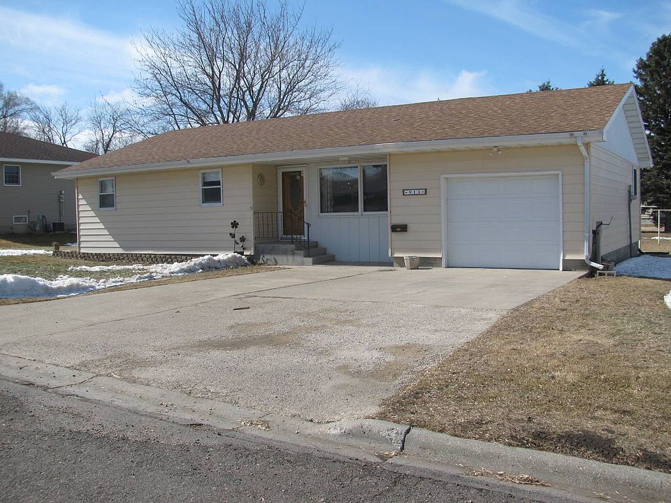 1st image of 913 S. 3rd Ave
