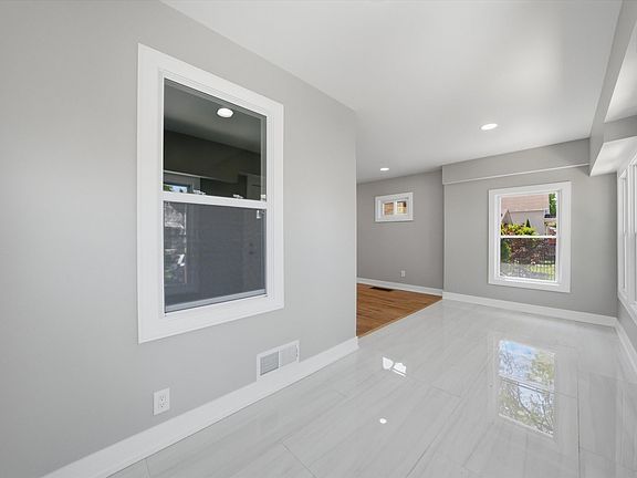4th image of 5231 S Homan Ave