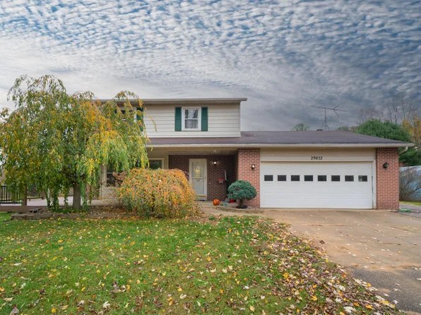 29852 40th Ave, Paw Paw, MI 49079