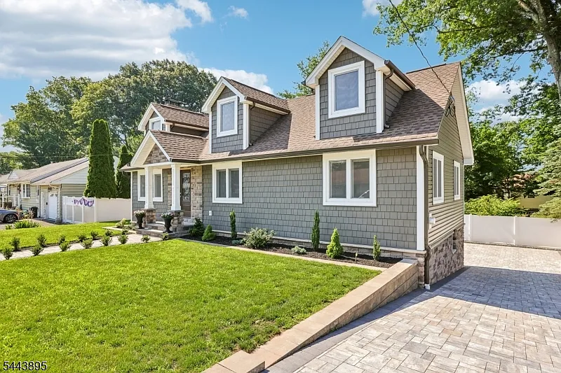 50 Lincoln Pl