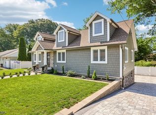 50 Lincoln Pl, Waldwick, NJ 07463