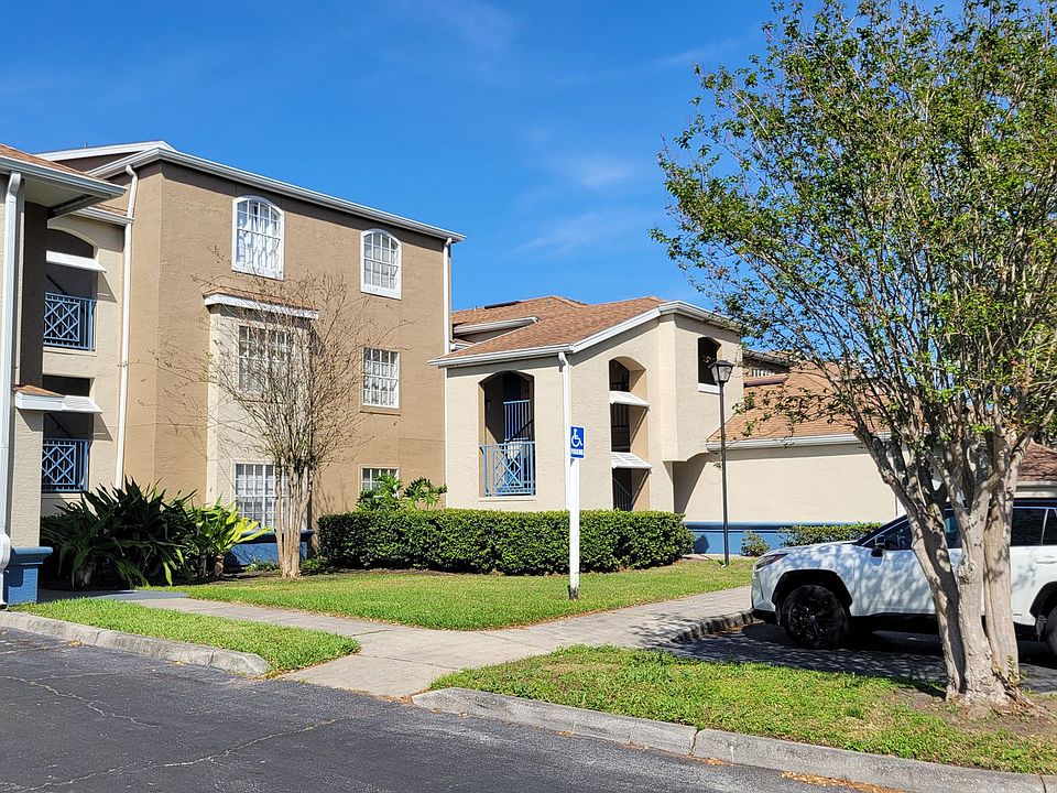 1st image of 7300 Westpointe Blvd APT 727