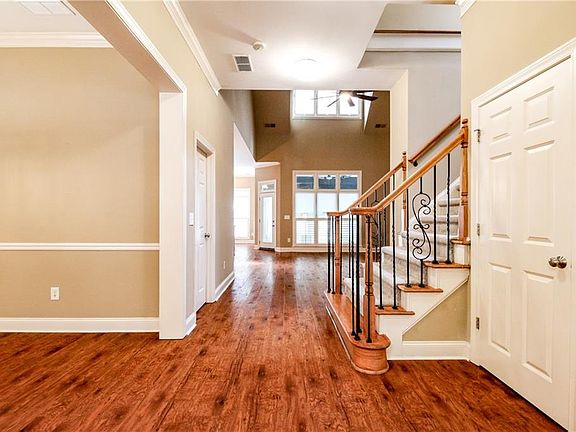 3rd image of 1676 Tanner Cir NW
