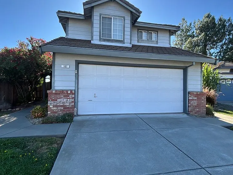 107 Mills Rd — Photo 1