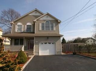 116 Nutwood Ave, Middlesex, NJ 08846