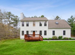 7 Raccoon Ln, Sandwich, MA 02644