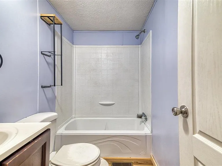 71 Baldwin Cir — Photo 12