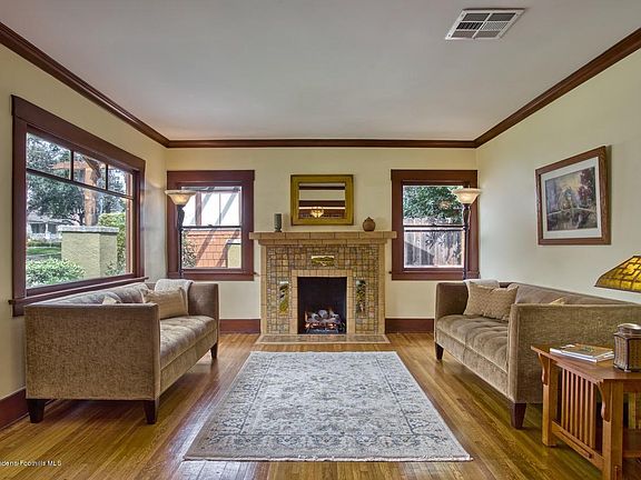 4th image of 1040 N Michigan Ave