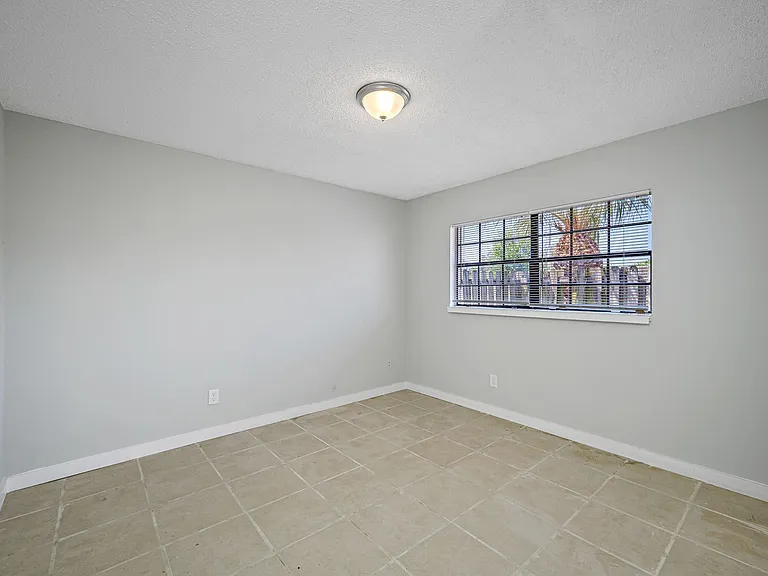 The Flats at Tarpon Springs — Photo 10