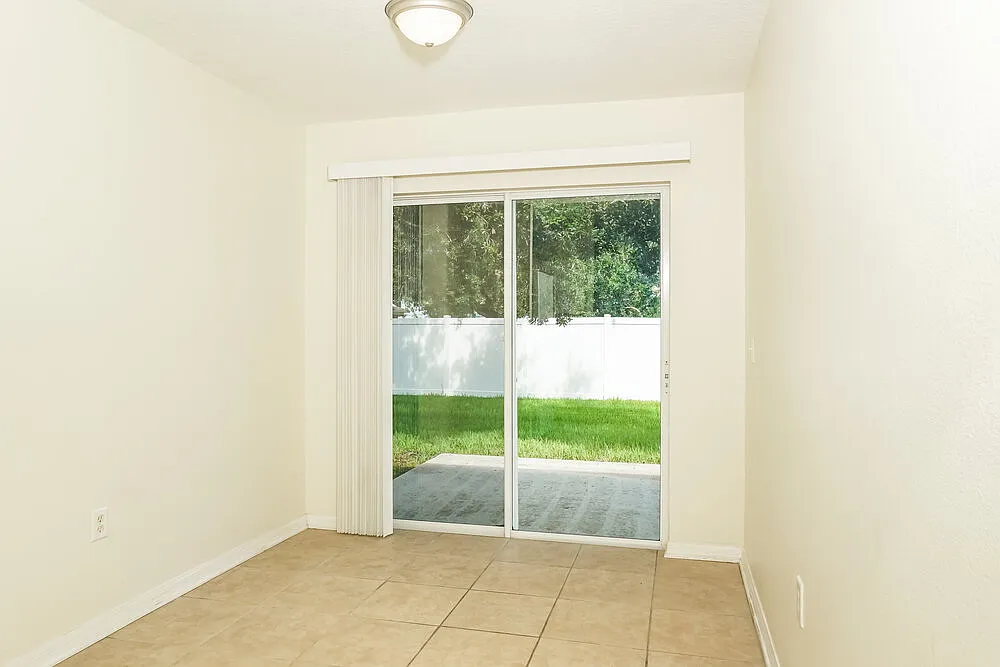 3 bed, 2.0 bath, 1313 sqft, $1,950 — Photo 4