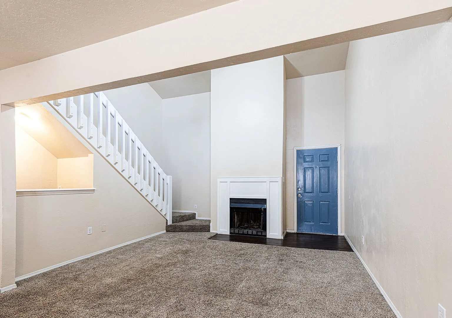 Newly Remodeled Loft Must See! — Photo 4