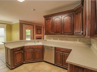 24050 Chadwick Dr, Athens, AL 35613