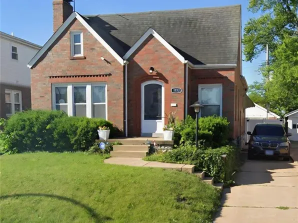 1722 Grape Ave, Saint Louis, MO 63147