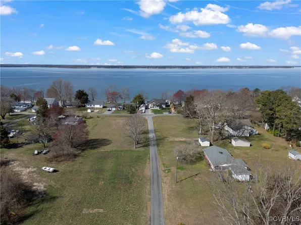 36 2nd St, Lancaster, VA 22503