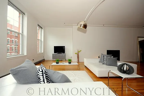 Rented by Harmonycity Corp. | media 21