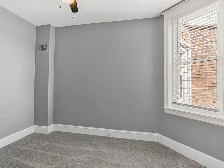 2609 E Ontario St — Photo 24
