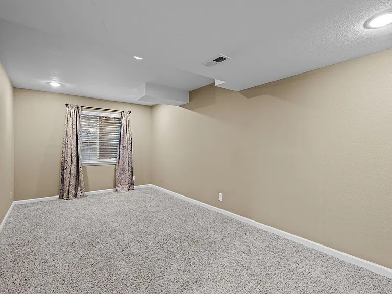 2700 Perry St — Photo 6