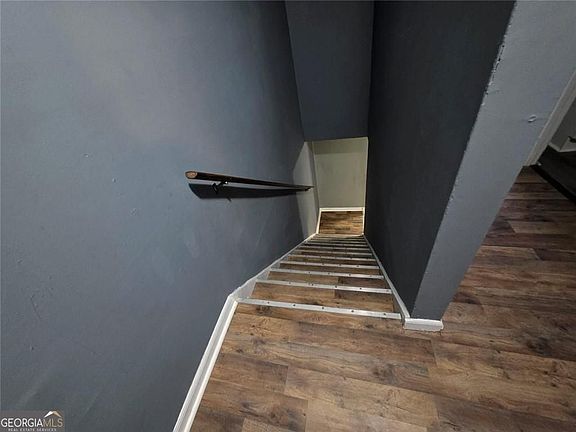 5th image of 378 Cowan St