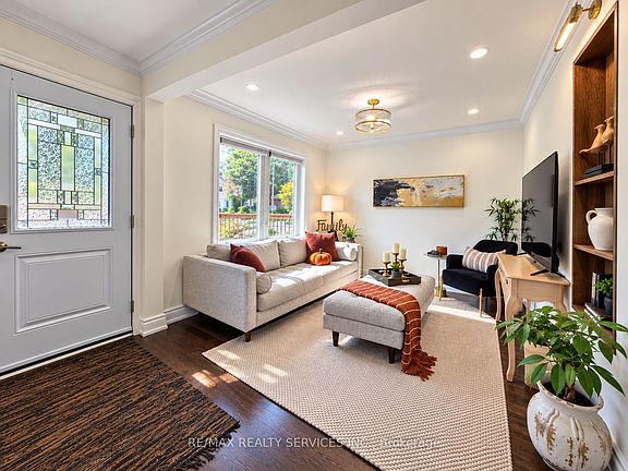 5th image of 21 McIntosh Ave