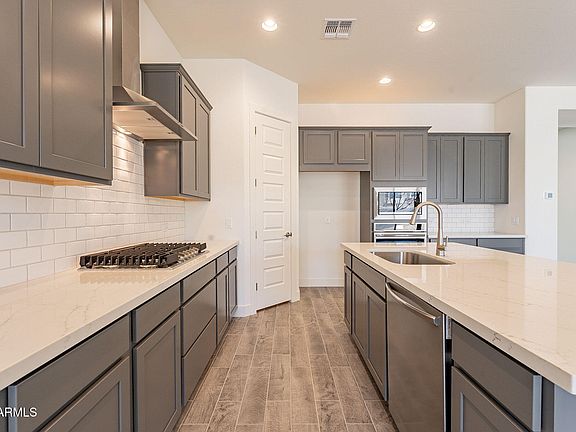 3rd image of 254 S 165TH Avenue