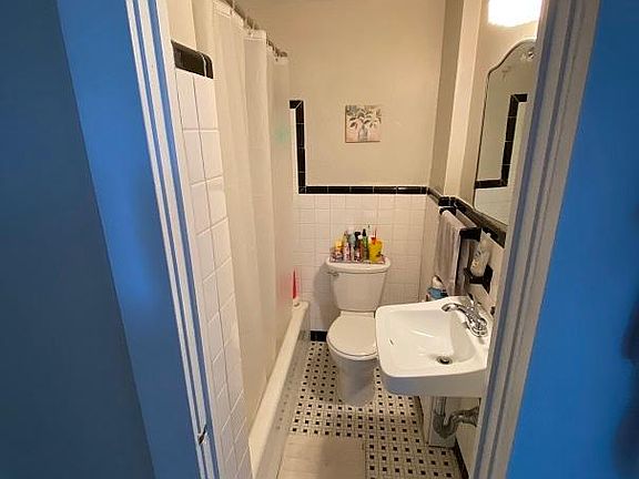 3rd image of 68 Magnolia Ave APT 8