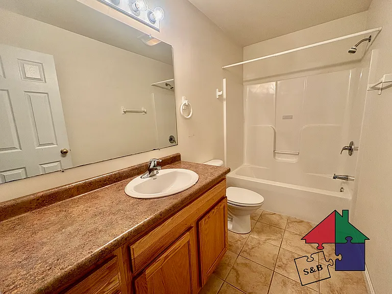 33 Green St #107 — Photo 18