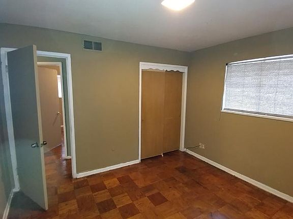3rd image of 1400 Garland Dr