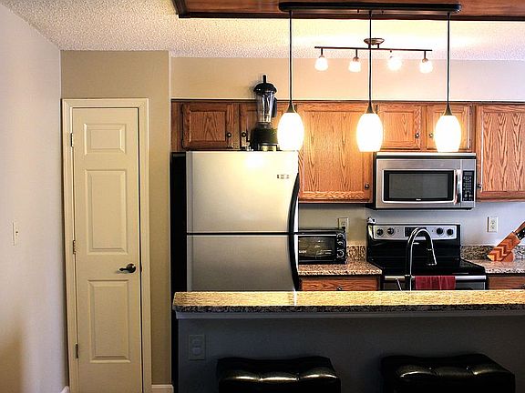 3rd image of 707 Mashie Ct