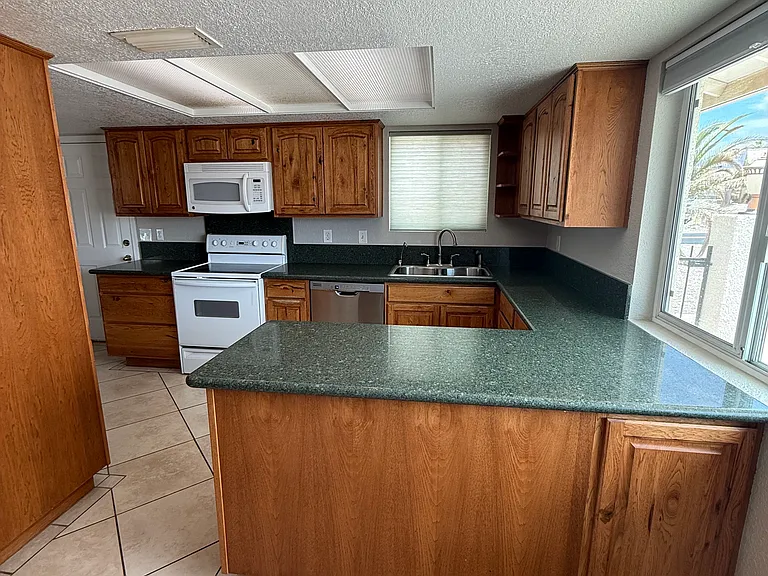 2953 Canyon Oak Dr — Photo 16