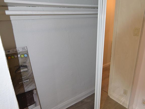 3rd image of 2360 W Washington Blvd #103