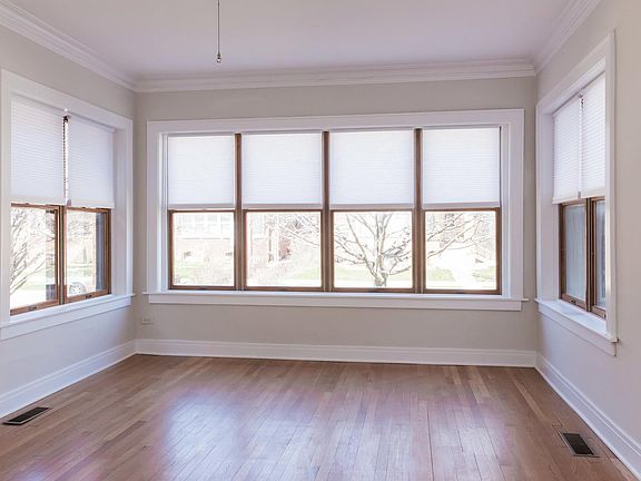 3rd image of 5437 W Hutchinson St #1