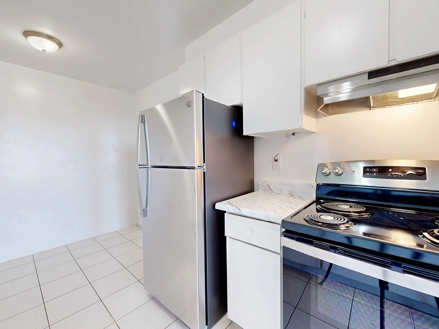 100 York Gate Blvd - Balmoral Estates — Photo 2