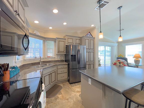 3rd image of 5601 Duncan Rd #102