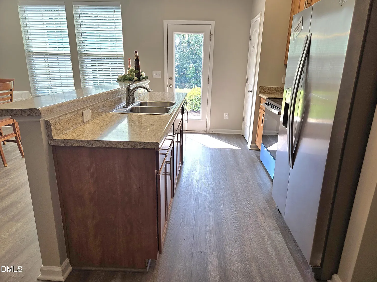 3 bed, 2.5 bath, 1617 sqft, $1,675 — Photo 3