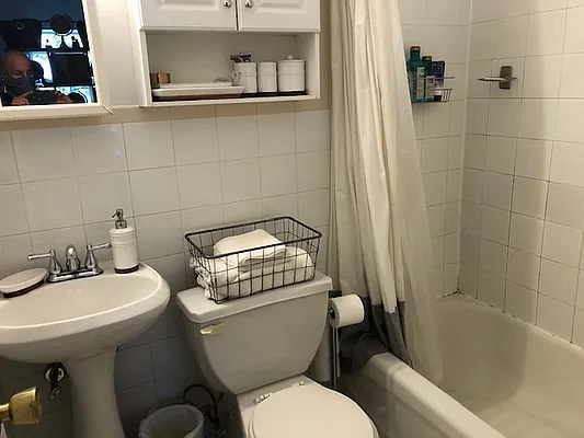 Rented by Friedman Roth Realty | media 24