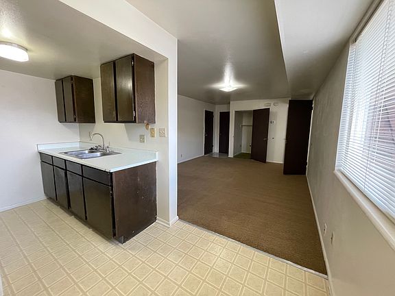 3rd image of 624 N Main St