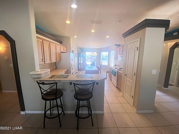 3rd image of 2401 Hillview Dr
