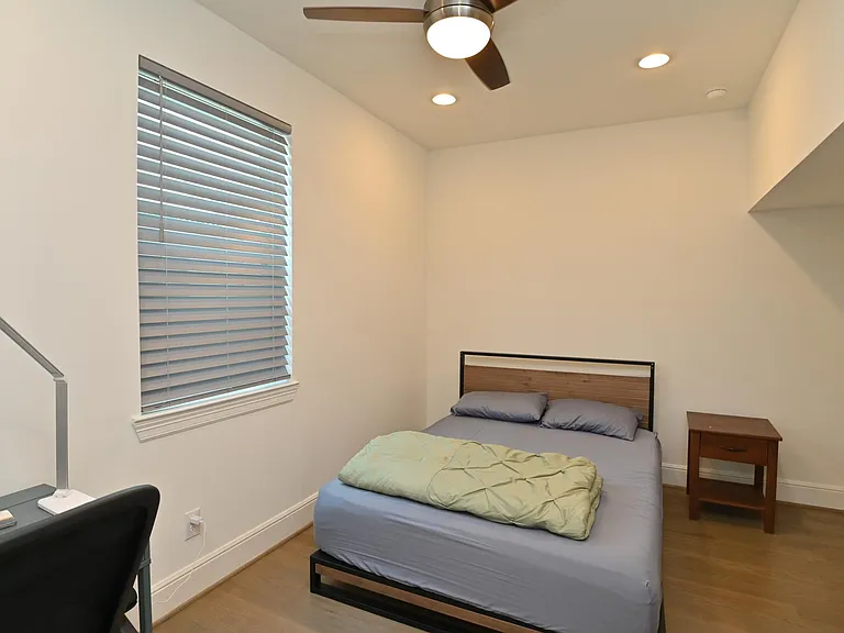 1117 W 16th St #C — Photo 13
