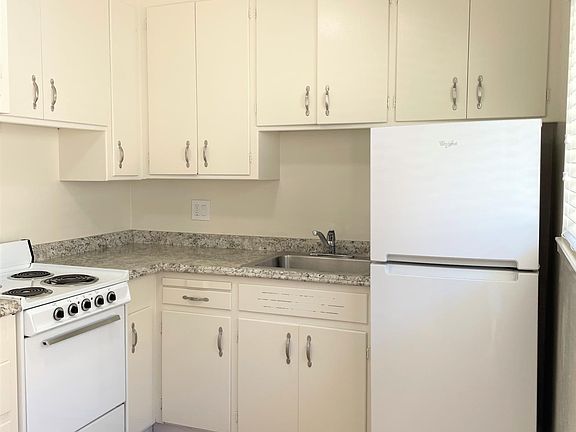 3rd image of 460 N Winchester Blvd