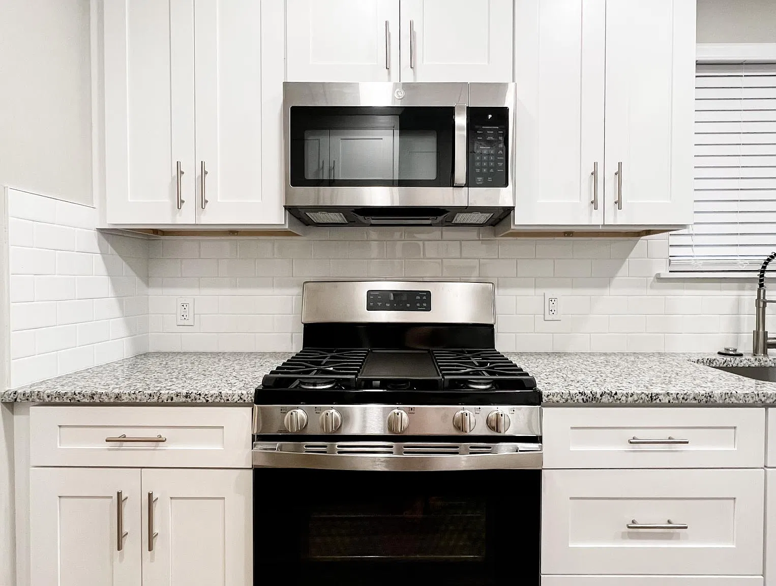 3 bed, 1.5 bath, 1100 sqft, $2,300 — Photo 4