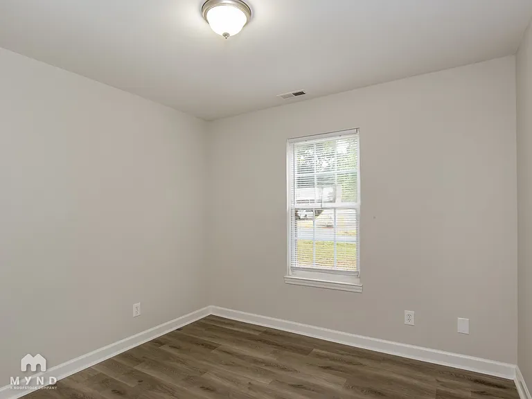 919 Crestmere St — Photo 6