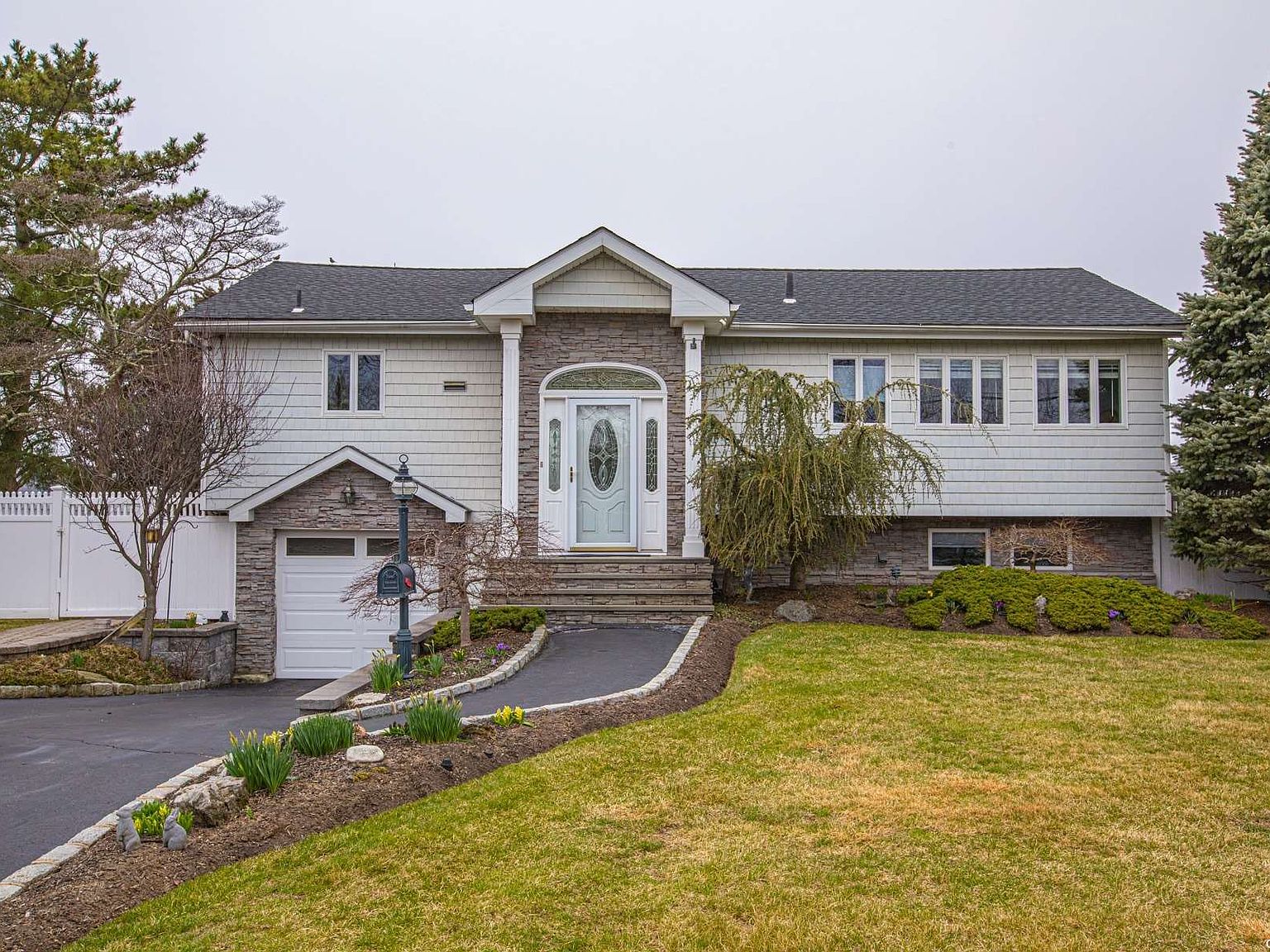 38 East Secatogue Lane, West Islip, NY 11795 Zillow