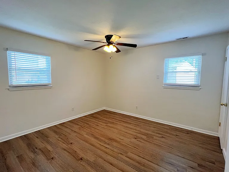 4632 Jeanne St — Photo 10